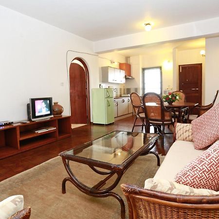 Summit Hotel Lalitpur Екстериор снимка
