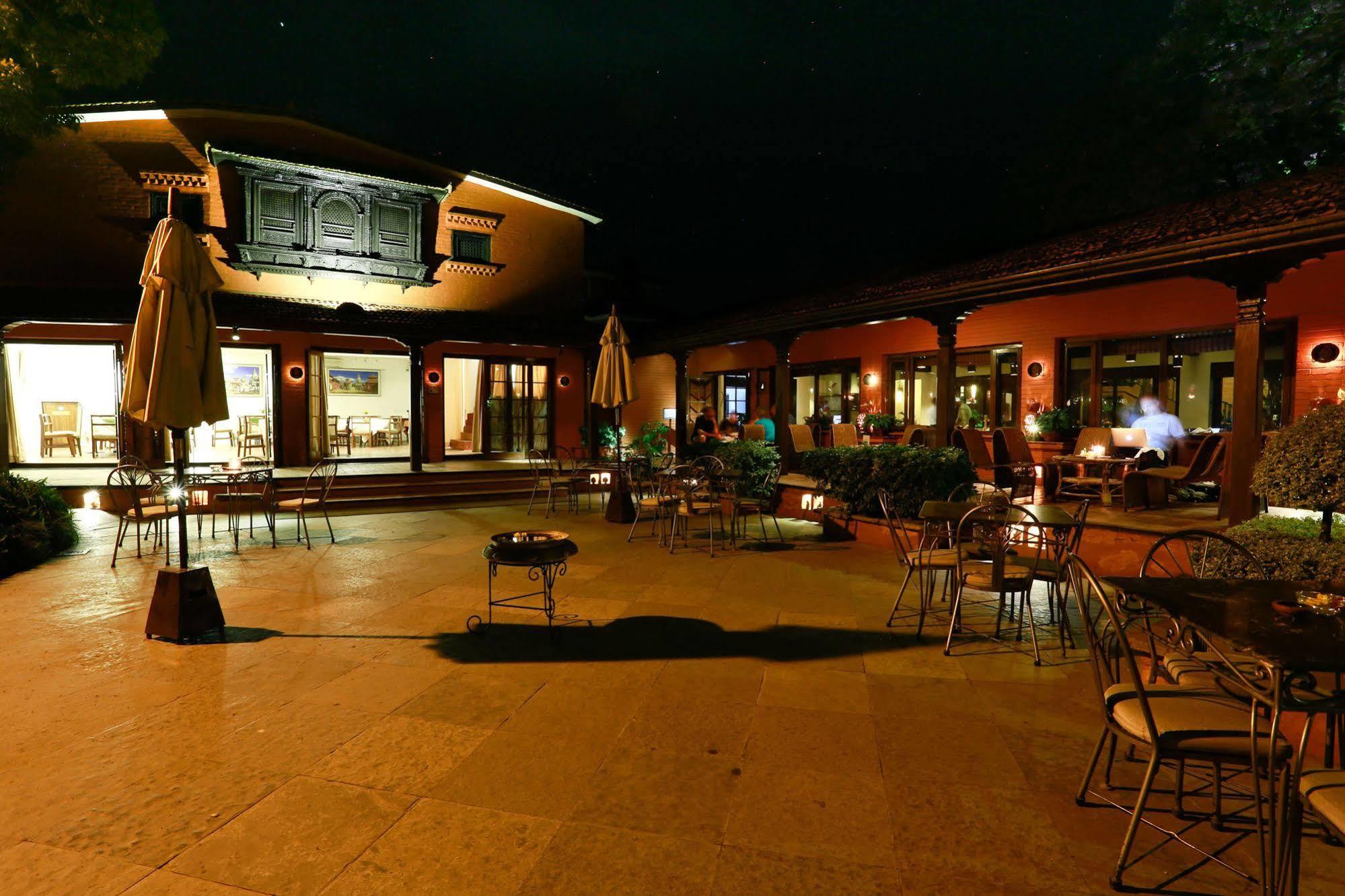 Summit Hotel Lalitpur Екстериор снимка